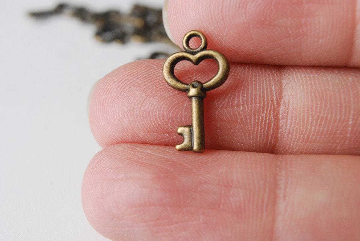 Small Key Charms, Antique Brass Heart Key Charm, 15.5 mm - 20 pieces ( –  Paper Dog Supply Co
