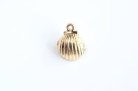 Gold Seashell Charms, 3D Oyster Charm, Faux Pearl - 5 pieces 15mm