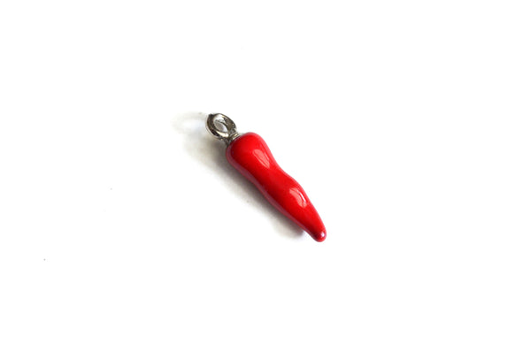 Red Chili Charms, Enamel Chile Pendants, 20mm - 3 pieces (569)
